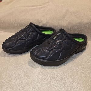 Oofos Primaloft Slipper, black W9